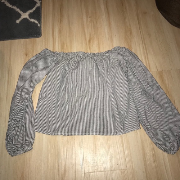 Off the shoulder brandy stripped top one size - Picture 3 of 4